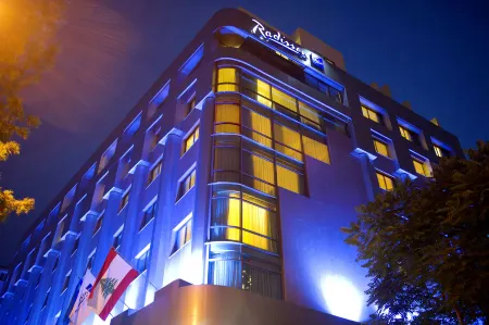 Radisson Blu Martinez Beirut Отели рядом с достопримечательностью «Рынки Бейрута (Суки)»