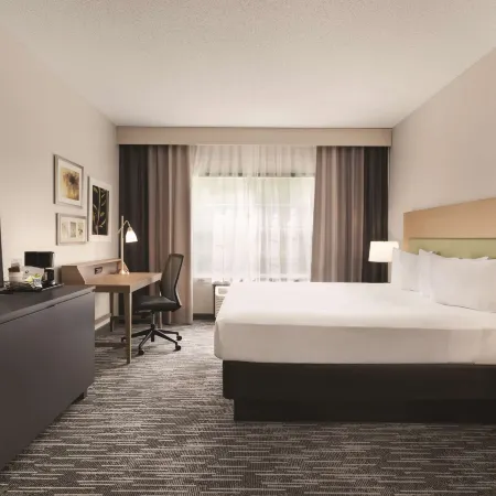 Country Inn & Suites by Radisson, Detroit Lakes, MN