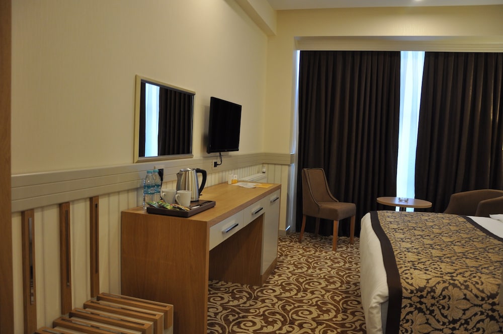 Grand Itimat Hotel (Grand İtimat Hotel)