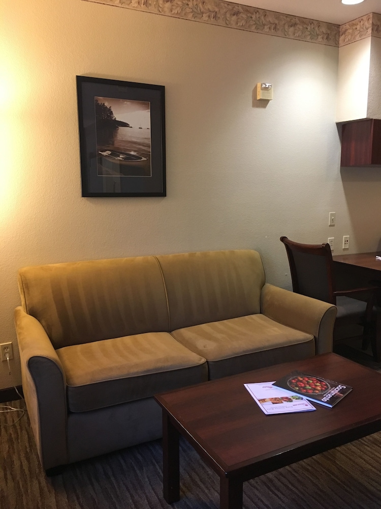 Hawthorn Suites by Wyndham Rancho Cordova/Folsom