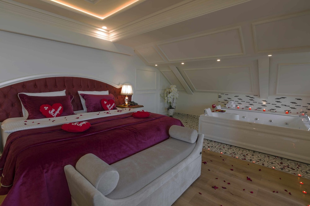 Andalouse Elegante Suite Hotel