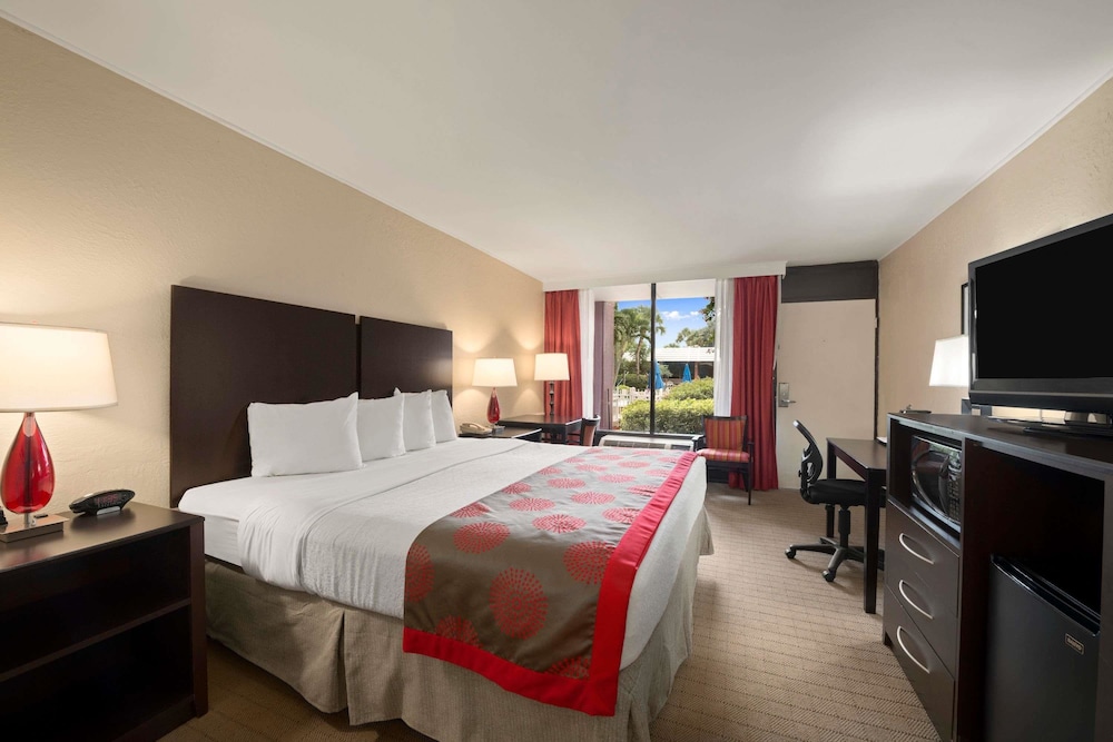 Ramada by Wyndham Naples