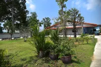 Chao Phraya Home Hoteles cerca de Wat Chanuan