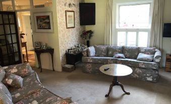 The Old Cottage Bnb - Housity