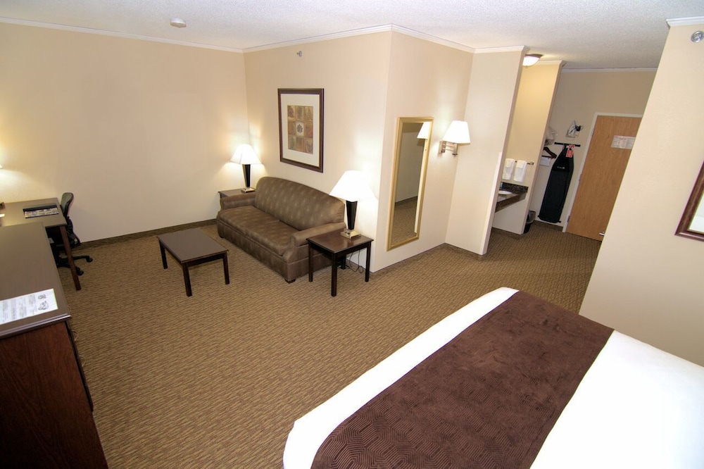 Rock Island Inn & Suites