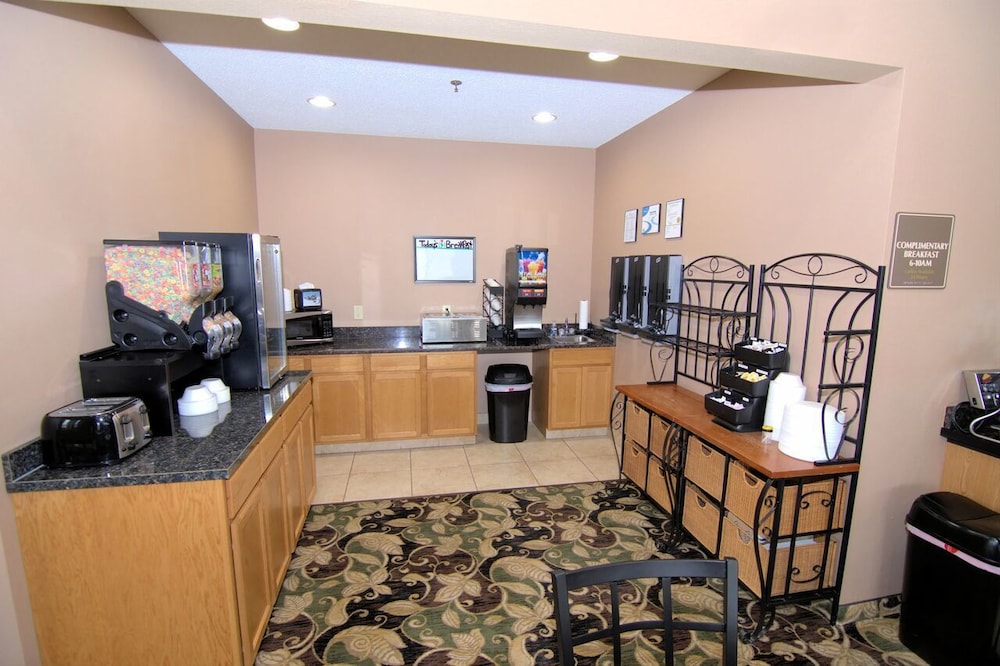 Rock Island Inn & Suites