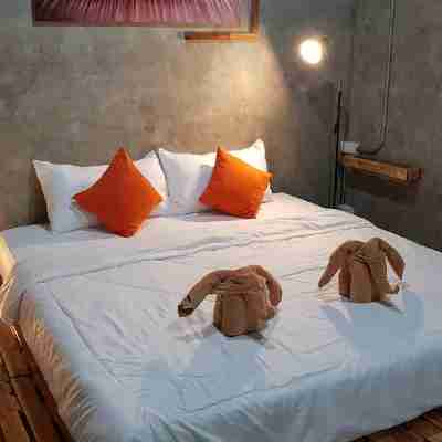 A モート ロフト アット ピッサヌローク Rooms