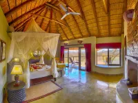 Motswiri Private Safari Lodge Hotels in Zeerust