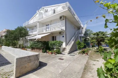 Apartments Dana