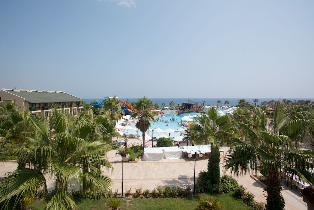 Oz Hotels İncekum Beach Resort