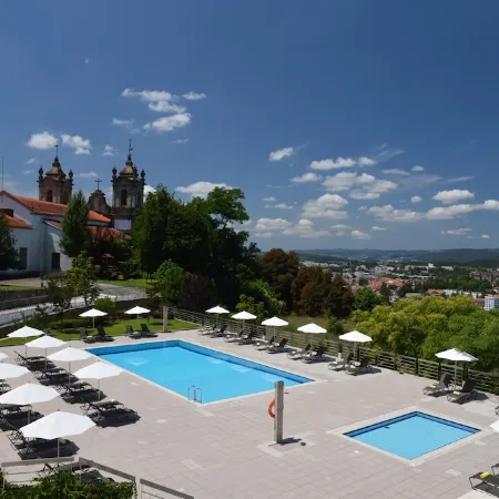 Pousada Mosteiro de Guimaraes Отели рядом с достопримечательностью «Замок Гимарайнш»