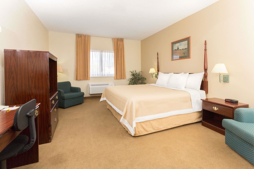 Days Inn by Wyndham Colorado Springs Airport