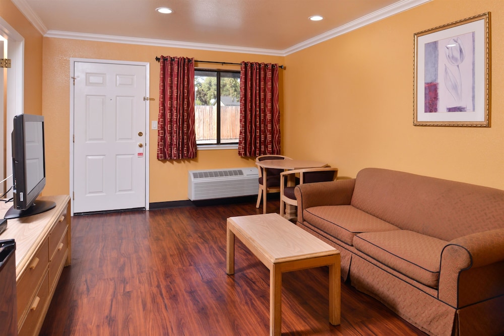 Americas Best Value Inn and Suites Clearlake