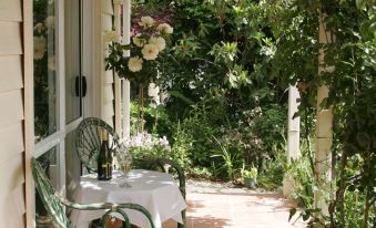 Ferryman's Cottage - Housity