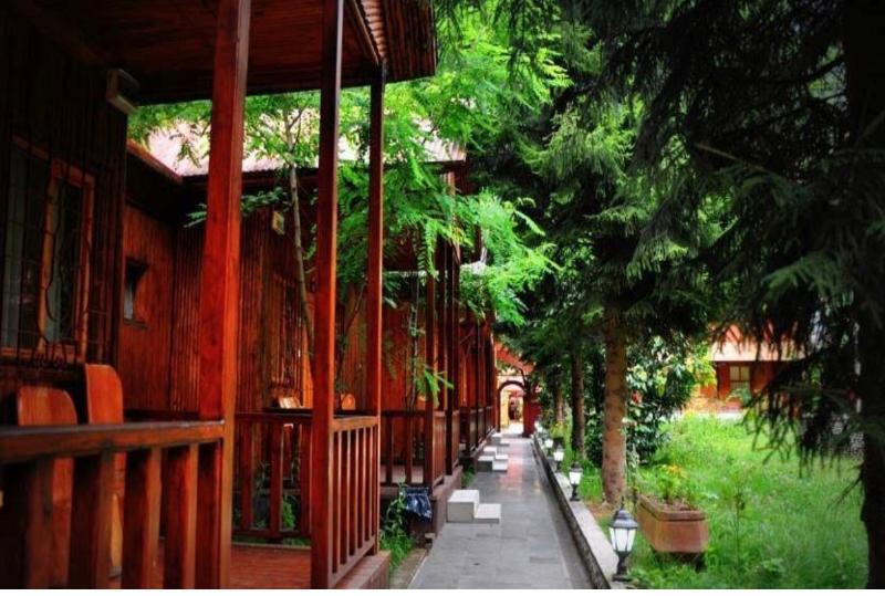 Inan Kardesler Otel & Bungalow / Huseyin Inan (Inanlar Garden Hotel & Bungalow)