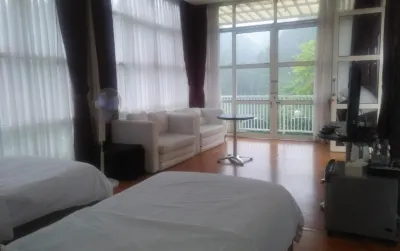Bukit Cikahuripan Resort Hotel dekat Orchid Forest Cikole