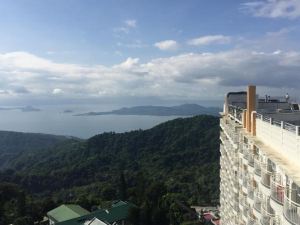 Blissful Hill Tagaytay Condotel with Netflix