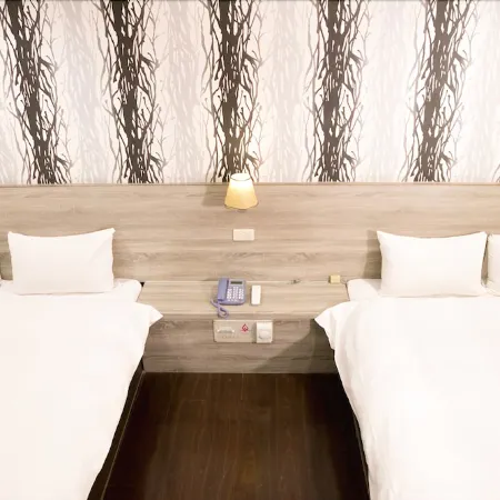 W L Fun House Hotel (Hsinchu) Отели рядом с достопримечательностью «Торговый центр Big City»
