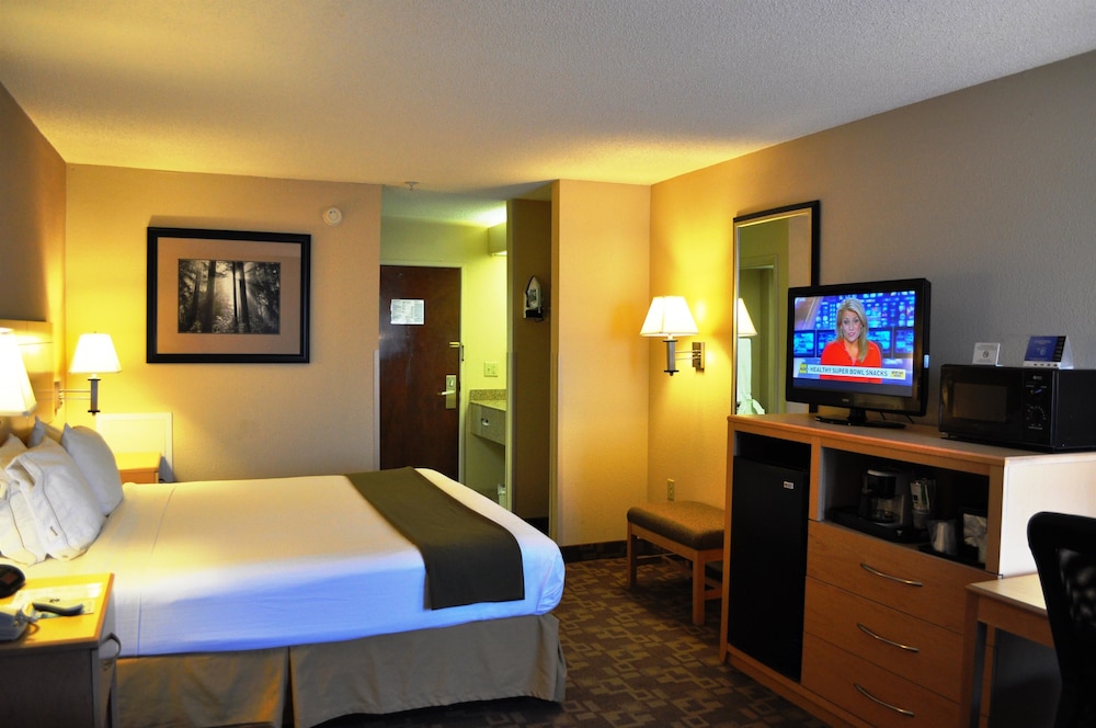 SureStay Plus Hotel by Best Western Roanoke Rapids I-95