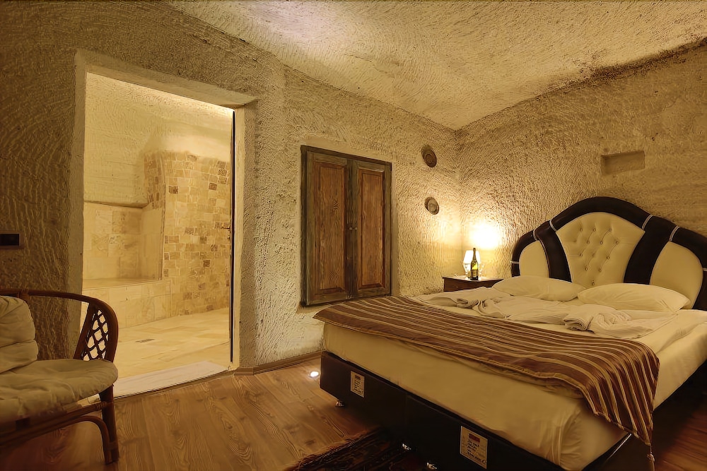 Kayatas Cave Suites