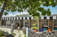 Como Uma Canggu Hotels in Canggu