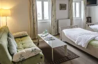 Auberge de Dully Hotels in Gilly