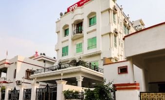 OYO 30121 Hotel Shanti Inn