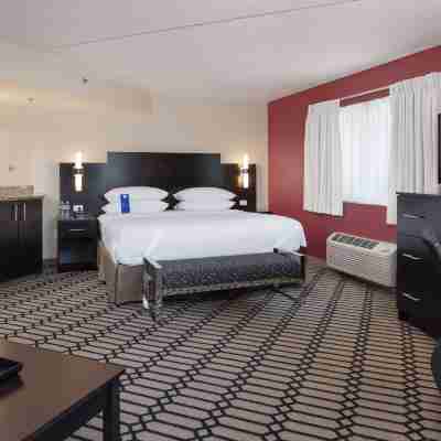 Delta Hotels Fargo Rooms