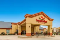 Econo Lodge Inn & Suites Bridgeport