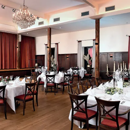 Dormero Hotel Düsseldorf Отели рядом с достопримечательностью «Хассельс»