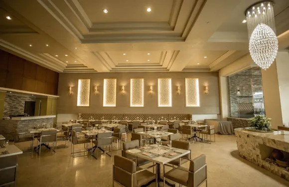 皇家曼達亞酒店