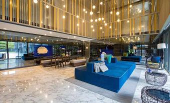 Send Island Tour Patong Beach Luxury Apartment Infinity Pool Kitchen