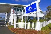 Americas Best Value Inn & Suites-Hyannis/Cape Cod Hotels near Hyannis Transportation Center