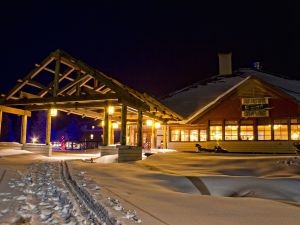 Old Faithful Snow Lodge & Cabins - Inside the Park