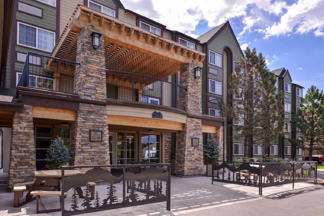 Best Western Plus Peak Vista Inn & Suites-Colorado Springs Updated 2022  Room Price-Reviews & Deals | Trip.com
