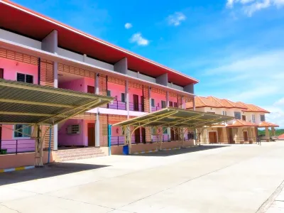 Vipat Bungkan Hotel Hotel dekat Wat PA Sisi Manotham