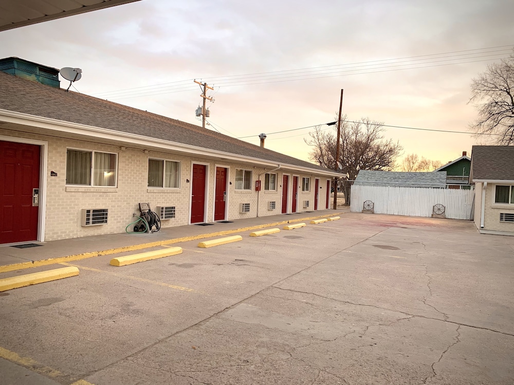 Annie Oakley Motel Oakley