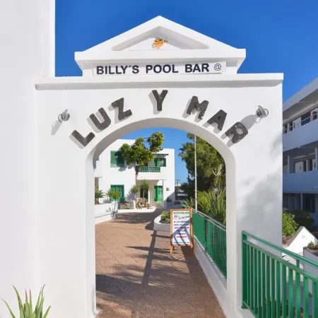 Apartamentos Luz Y Mar