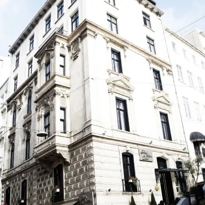 Galata Antique Hotel - Special Class Отели рядом с достопримечательностью «Станция метро Şişhane »
