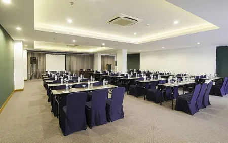 Geary Hotel Bandung Отели в г. Cicendo