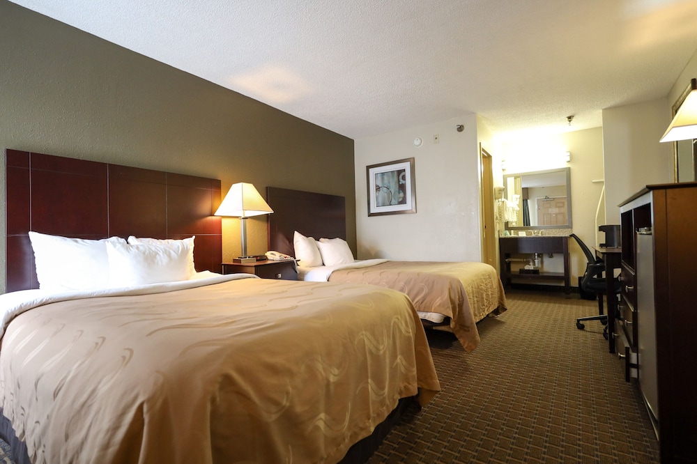 Copley Inn & Suites, Copley - Akron