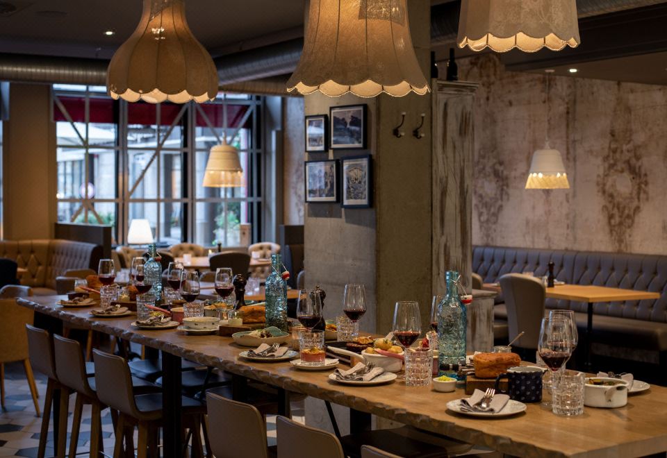 Sheraton Munich Westpark Hotel Over view