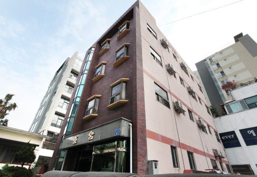 1. 제주 동궁모텔..