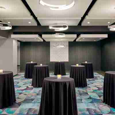 Aloft South Bend Dining/Meeting Rooms