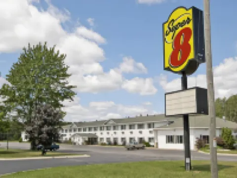 Super 8 by Wyndham Escanaba Hotels in Escanaba