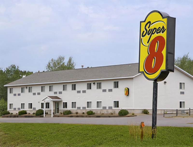 Super 8 by Wyndham Phillips