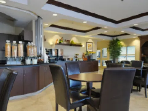 Ramada by Wyndham Weyburn Hoteles en Weyburn