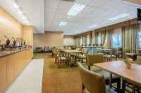 La Quinta Inn & Suites by Wyndham Seattle Sea-Tac Airport Hotels in Vashon