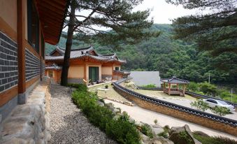 Pyeongchang Gdhanok Pension