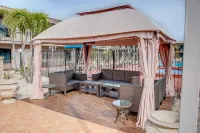 Super 8 by Wyndham St. Petersburg Hotel di Pinellas Park